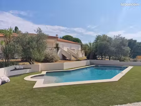 villa familiale avec 3 logements indépendants et piscine