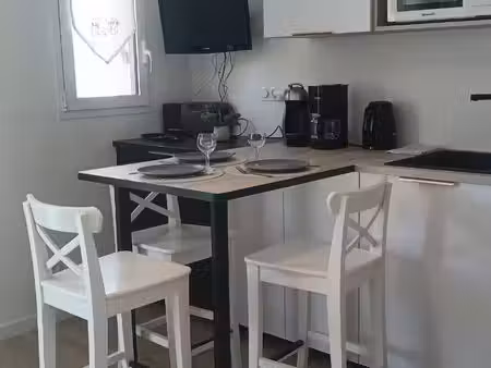 studio meublé avec balcon en centre ville de dinard