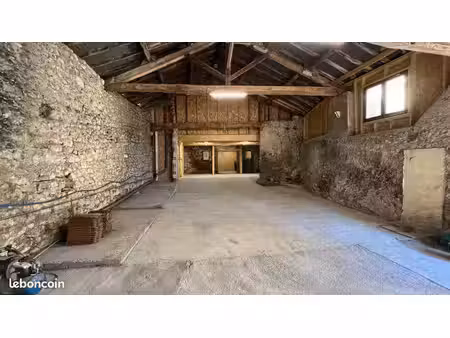 local dépôt entrepôt 160m2 claix