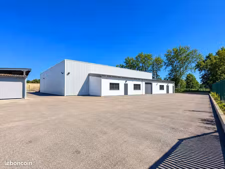local commercial 1094 m² bourgoin jallieu