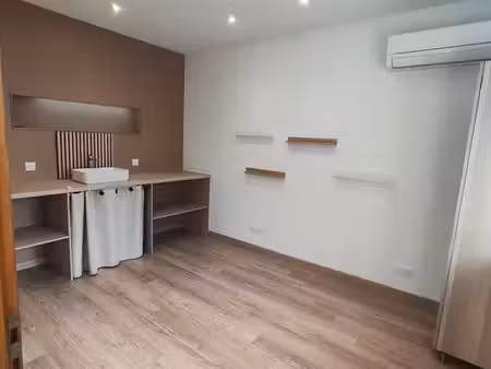 à louer – local commercial / professionnel à serre-nerpol (25 m²)