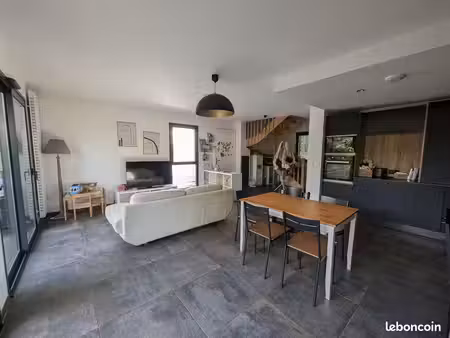 maison 3 pièces 82 m²