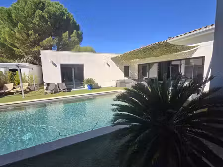 villa 4 pièces 200 m²