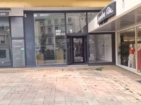 100m2 - bourgoin-jallieu 38300 quqrtier centre-ville - pont saint michel