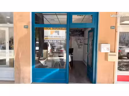 local commercial 28 m² estrablin