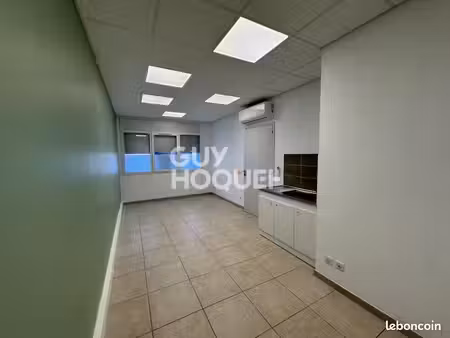 bureau 19 m²