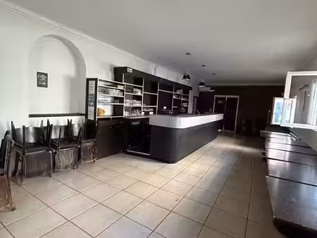 opportunité rare & exceptionnelle – bar restaurant 100% clef en main licence 4 matériel ba