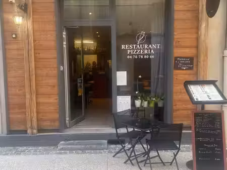 restaurant pizzeria
