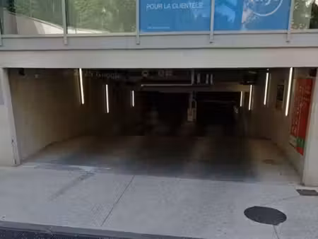 parking emplacement