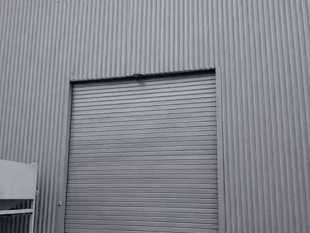 local 300 m² le cheylas