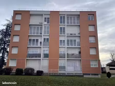 appartement 63 m² – grand séjour 25 m² – parking + cave