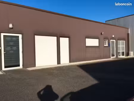 location à l’année local professionnel 50m2 seignosse