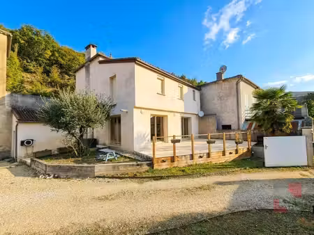 maison 3 chambres et piscine à albas