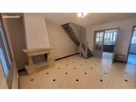 beaugency appartement 56m² en rdc + jolie cour privée