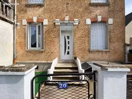 t3 rénové de 46 m² avec cave – 730 cc – fleury-les-aubrais