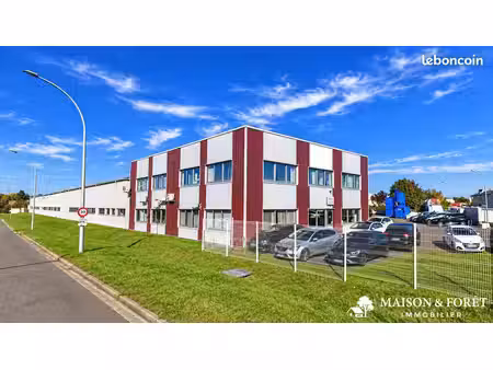 local 3600 m² gien