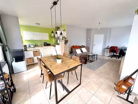 agréable appartement une chambre au coeur de jambes !
