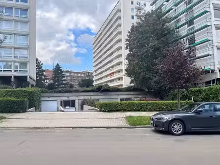 av d'italie - double garage fermé