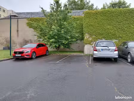 orleans ctre parking ext 14 r patay dans cour intérieure sécurisée