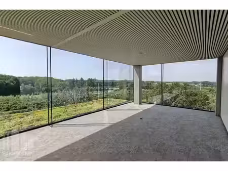 444 m² high-end kantoren op toplocatie langs de e40 te oo...