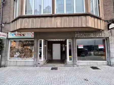 rdc commercial idéalement situé en plein cœur de namur