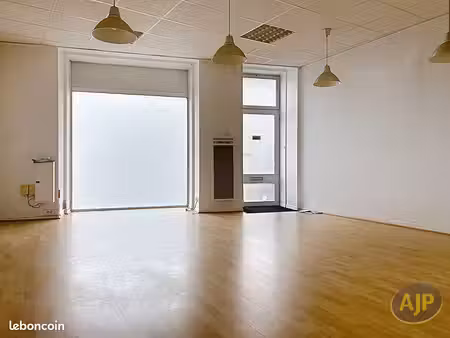 local commercial 61 m² chateaubriant