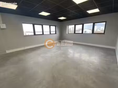 bureaux 40 m² artigues pres bordeaux