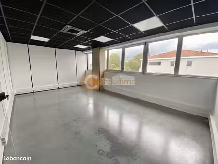 bureaux 33 m² carbon blanc