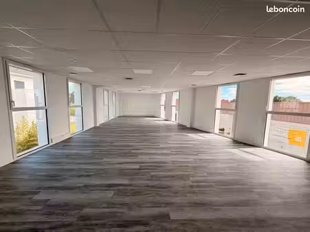 bureaux 200 m² eysines