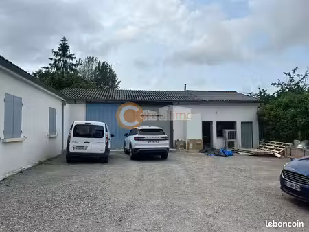 entrepot - logistique 135 m² tresses
