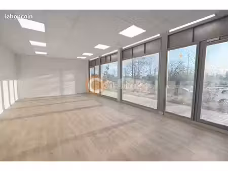 local commercial 100 m² bordeaux