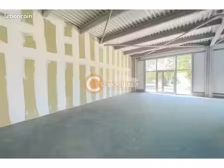 local commercial 104 m² carbon blanc