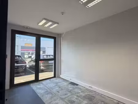 local 40 m² tresses