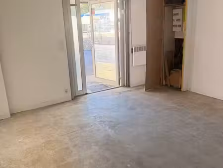 à louer léognan hangar