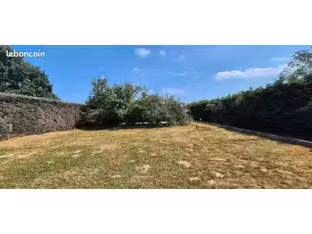 terrain 250 m² le pellerin