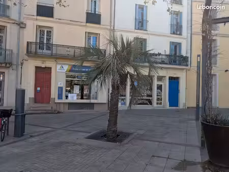 location local commercial