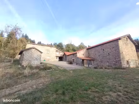 corps de ferme à aménager avec maison d'habitation