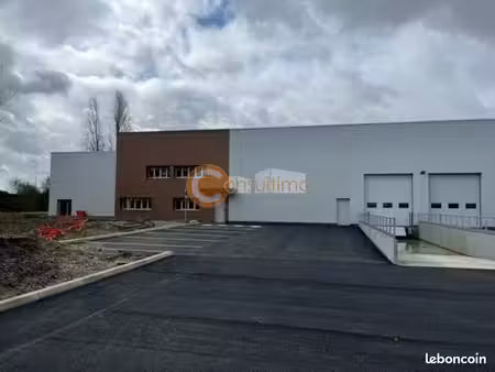 entrepot - logistique 2100 m² carbon blanc