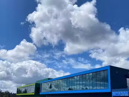 vente batiments industriels en façade d'autauroute a63