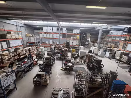 sous-location entrepôt 400m2 + 50m2 de bureaux