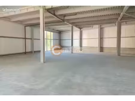 local commercial 245 m² carbon blanc