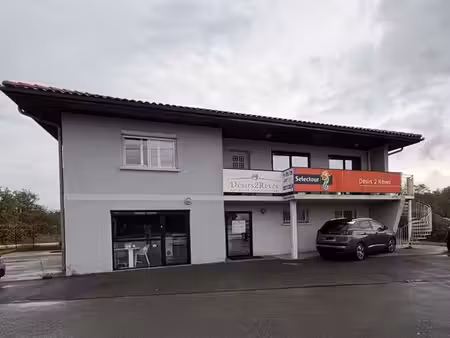 local professionnel- 250m² - 10 places de parking