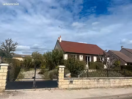 maison avec sous-sol complet et jardin