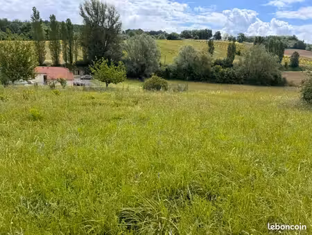 terrain 1 010 m² puymirol