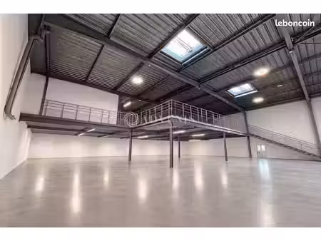 local d'activité 795 m²