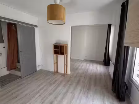appartement f2 à louer - 2 pièces - 26 95 m2 - paris - 75018 - ile-de-france