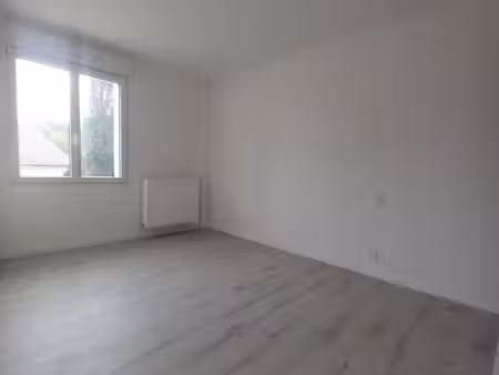 appartement t3 dernier étage 66 m2 bourbonne les bains