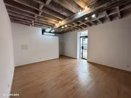 local commercial 30 m2