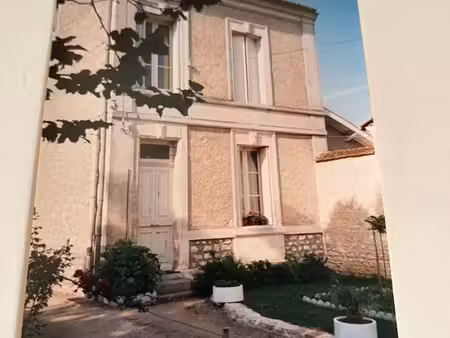 maison à louer « les planes » st yrieix