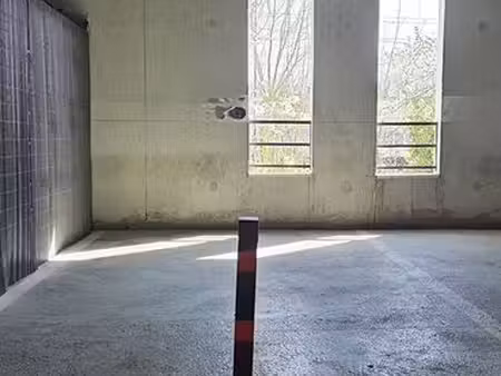 parking/box 12 m² eragny
